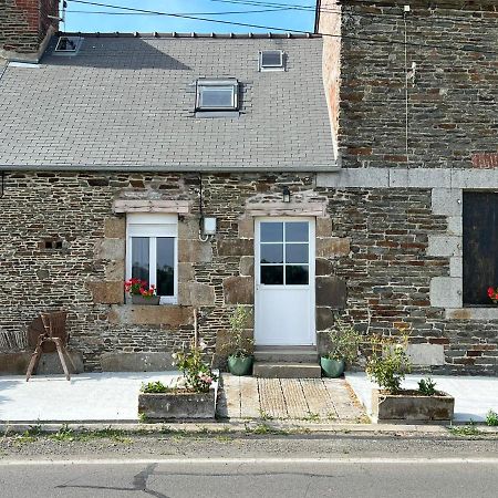 Domaine De La Ville Cherel, Maison En Pierre Pontorson Exterior photo